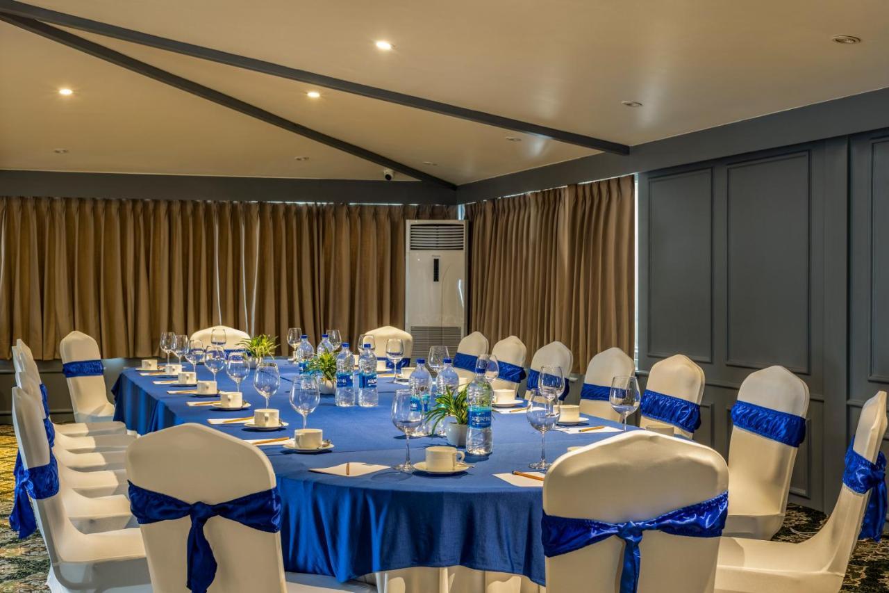 होटल Sarovar Portico