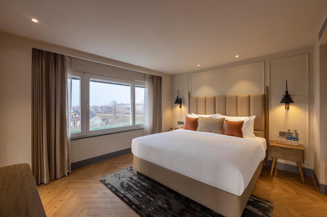 Sarovar Portico होटल 4*